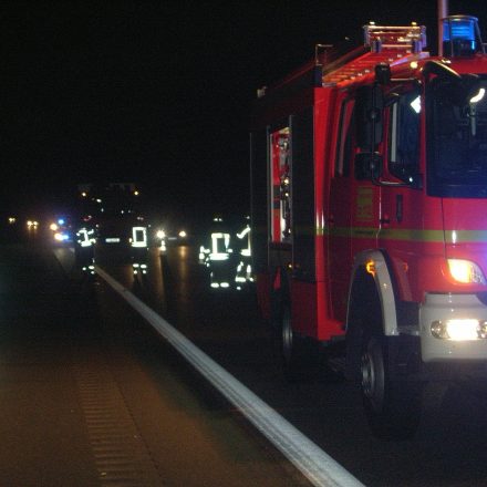 Eine Spur der Autobahn wurde gesperrt